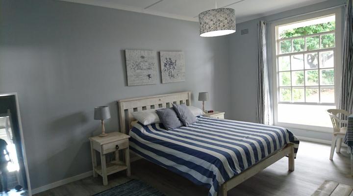 The Blue Beach House, Vrede St