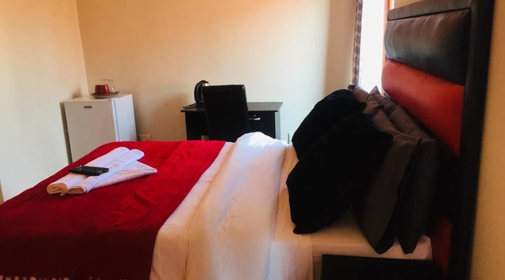 Crown Guest House Waterkloof