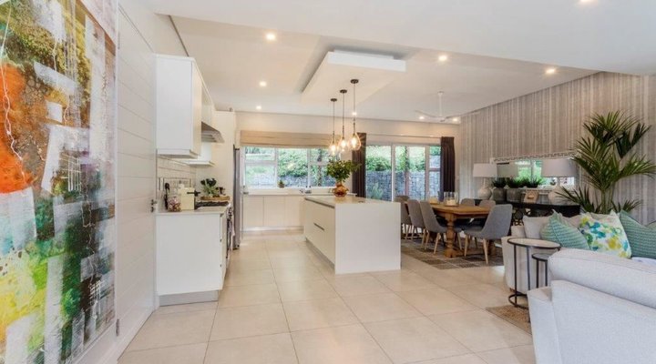 10 Silver Oak Road