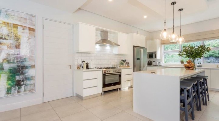 10 Silver Oak Road