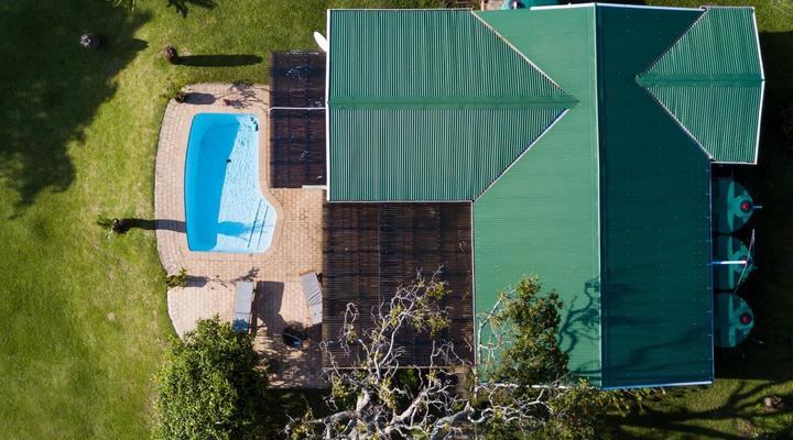 Kingfisher Lakeside Retreat