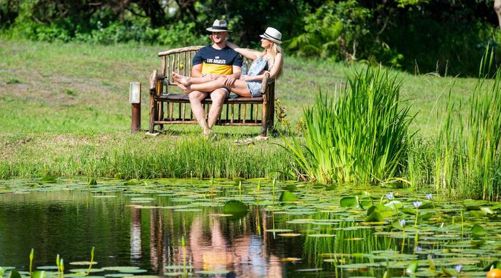 Kingfisher Lakeside Retreat