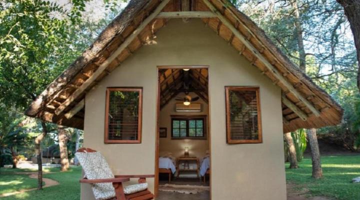Shumba Safari Lodge