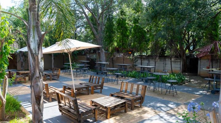 Huttenheights Guestlodge by iLawu