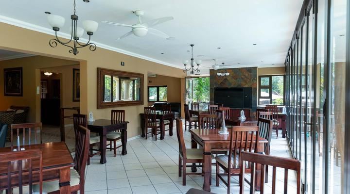 Huttenheights Guestlodge by iLawu