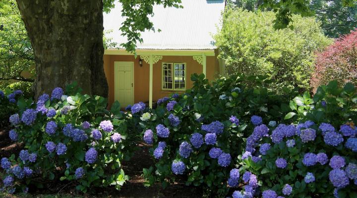 Halliwell Country Inn