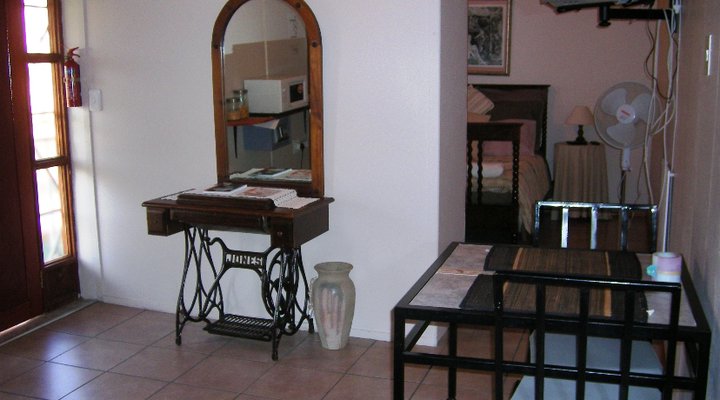 Hummingbird Self-Catering