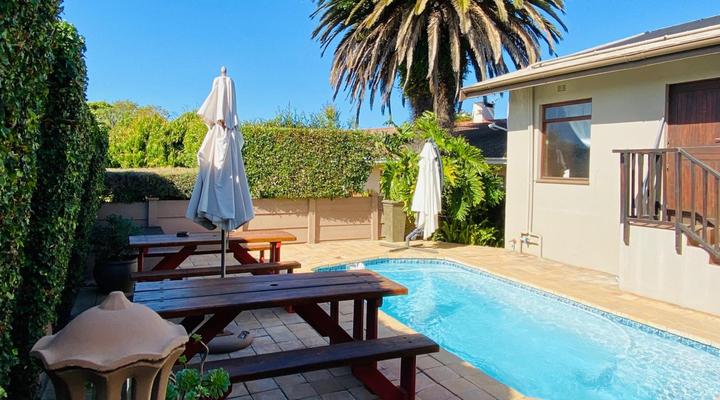 Dolphin Circle Bed and Breakfast