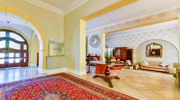 The King Edward Hotel