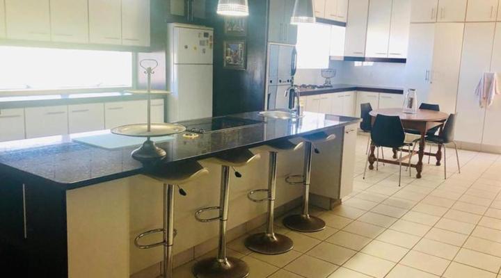 Sea Whisper Self-Catering