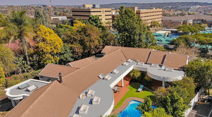 Woodmead Guest Lodge