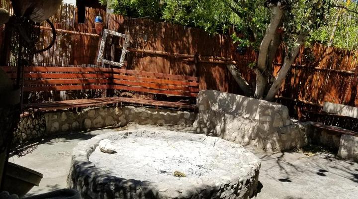 Jacobs Bay Backpackers - The Plot