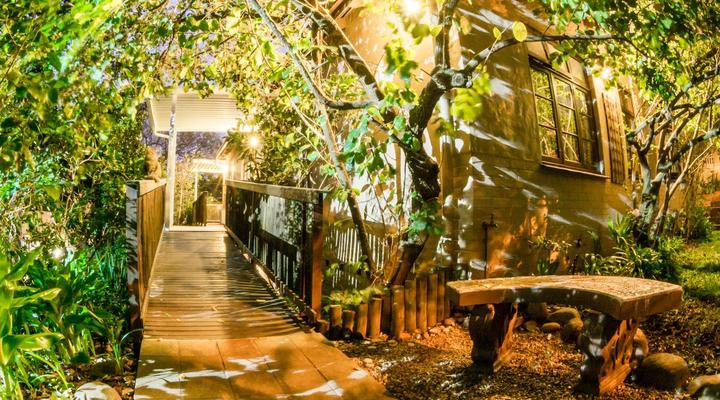 Mackaya Bella Guest House