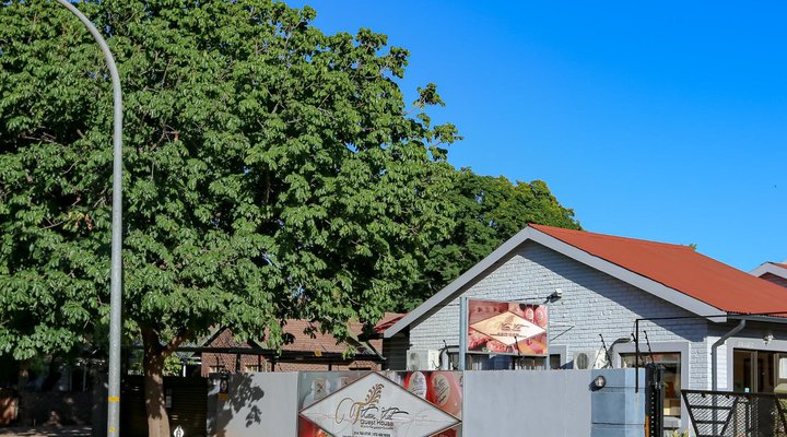 Tham-Tat Guest House