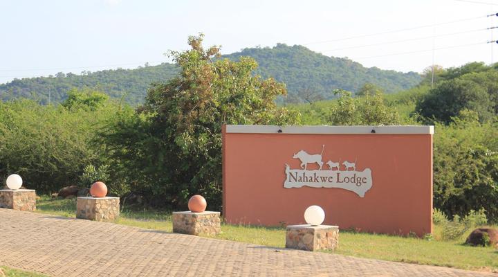 Nahakwe Lodge