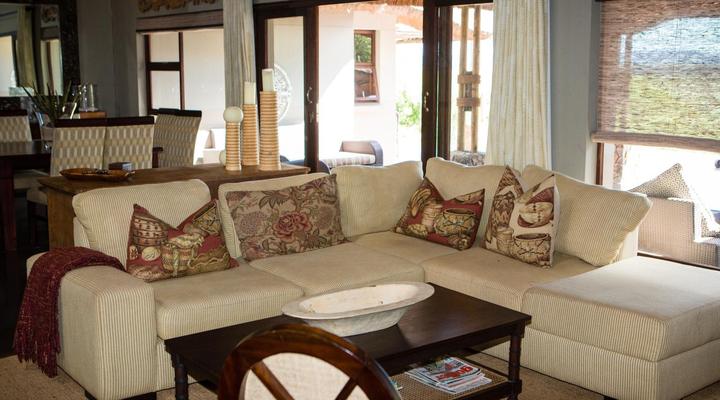 Royal Jozini Sweet Thorn Lodge