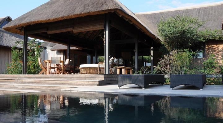 Royal Jozini Sweet Thorn Lodge