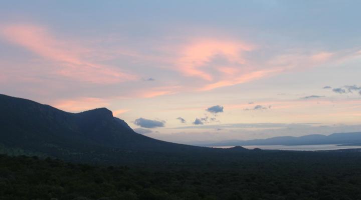 Royal Jozini Sweet Thorn Lodge