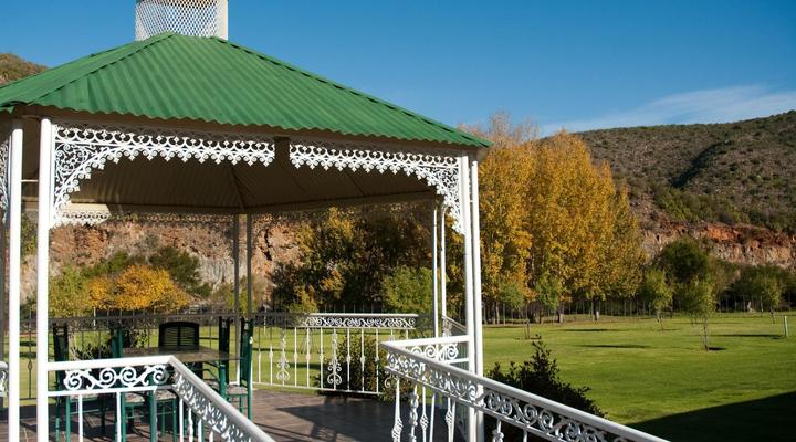 Old Mill Country Lodge, Working Ostrich Farm & Restaurant