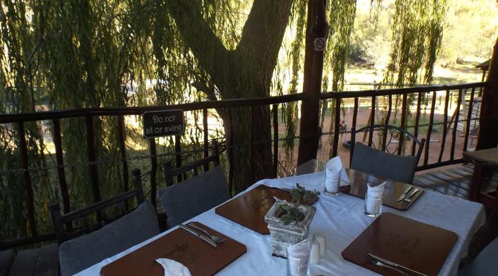 Old Mill Country Lodge, Working Ostrich Farm & Restaurant