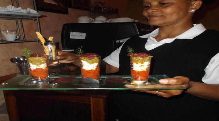 Old Mill Country Lodge, Working Ostrich Farm & Restaurant