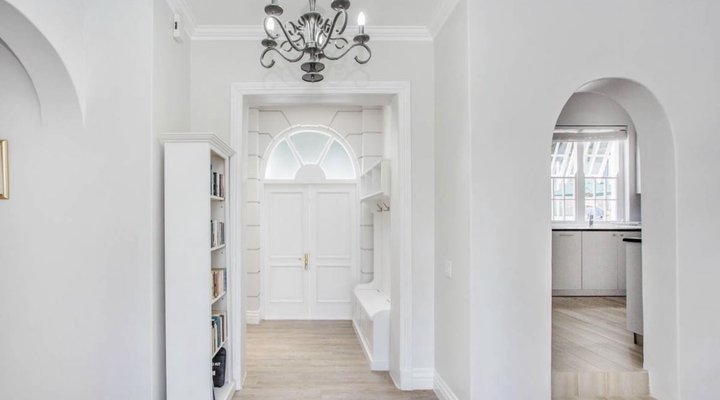 The little guinea fowl cottage