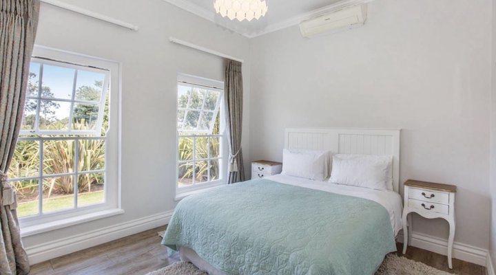 The little guinea fowl cottage