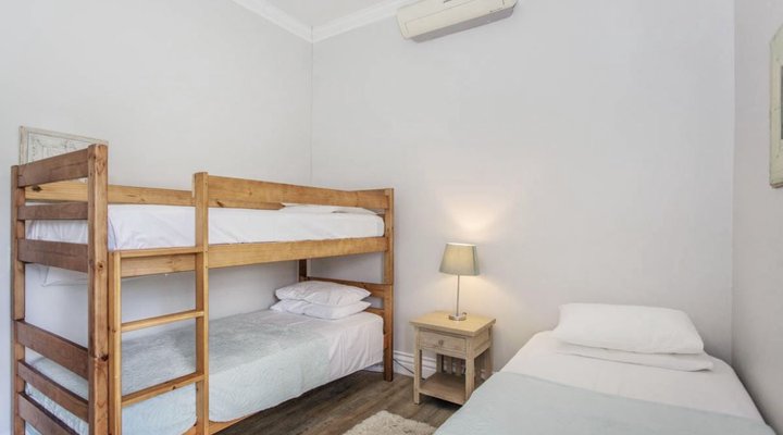 The little guinea fowl cottage