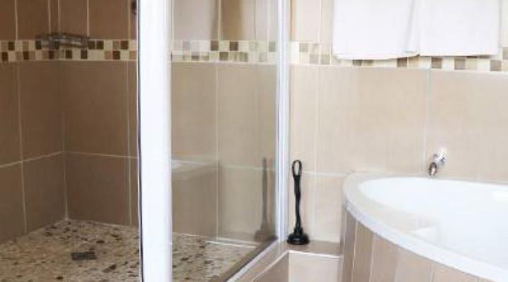 Oyengweni Guest House