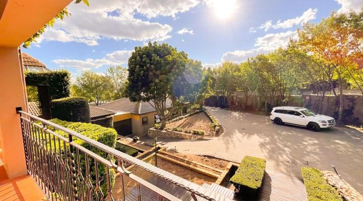 Ikhaya Lesizwe Guest House Bryanston