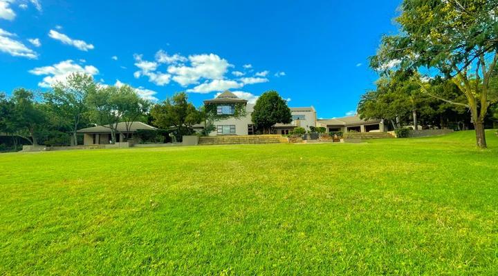 Ikhaya Lesizwe Guest House Bryanston