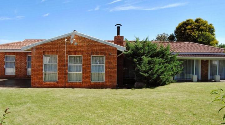 Khol Newman B&B and Guest House