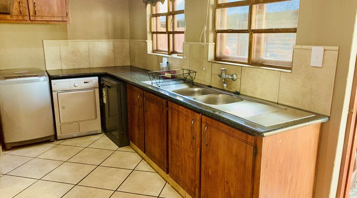 Klipspringer View Lodge