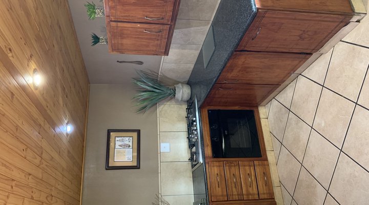 Klipspringer View Lodge