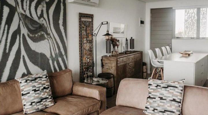 Luxury Apartment near the Airport with Sea View