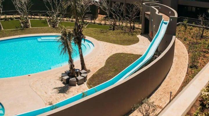 Luxury Apartment near the Airport with Sea View