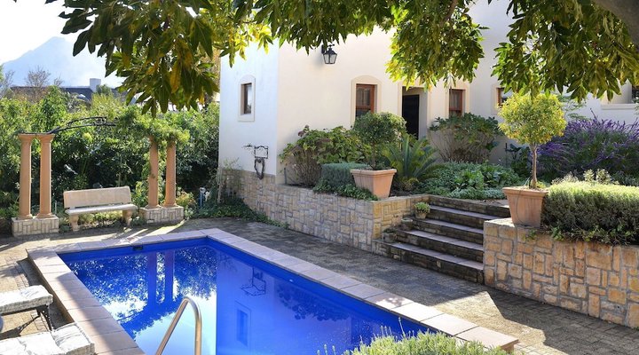 Petit and Grande Plaisir