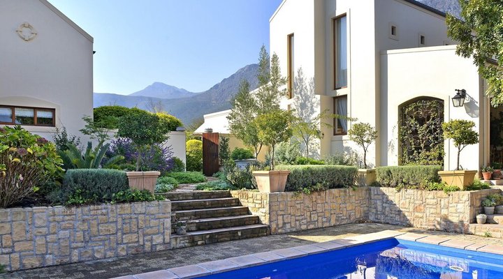 Petit and Grande Plaisir