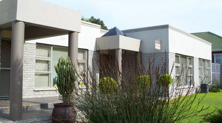 Afri-khaya Self-catering Apartment