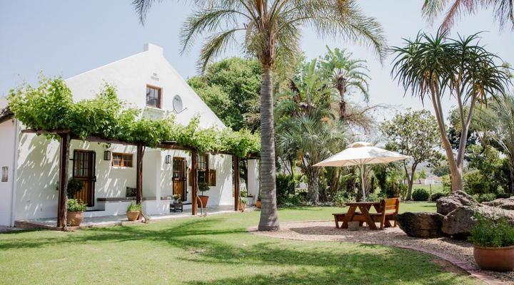 Beausoleil - Pool View