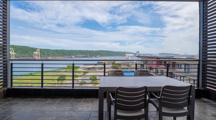 4 Sleeper Stunner @516 Point Bay