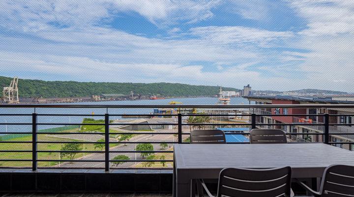 4 Sleeper Stunner @516 Point Bay