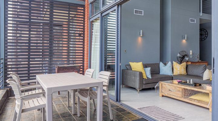 4 Sleeper Stunner @516 Point Bay