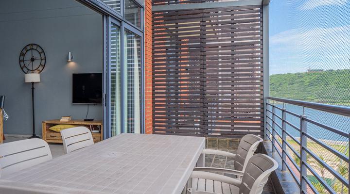 4 Sleeper Stunner @516 Point Bay