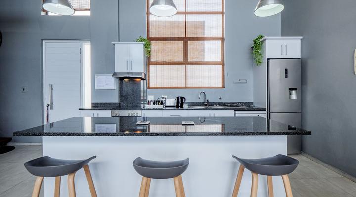 4 Sleeper Stunner @516 Point Bay