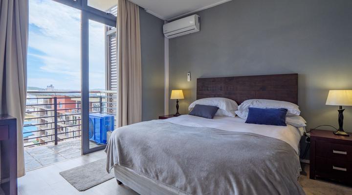 4 Sleeper Stunner @516 Point Bay