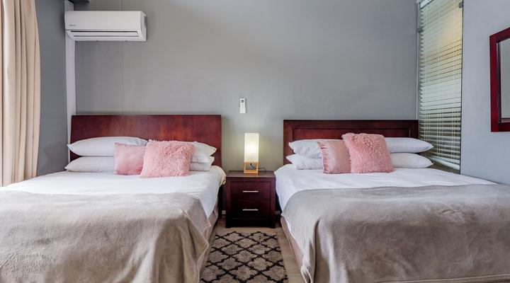 4 Sleeper Stunner @516 Point Bay