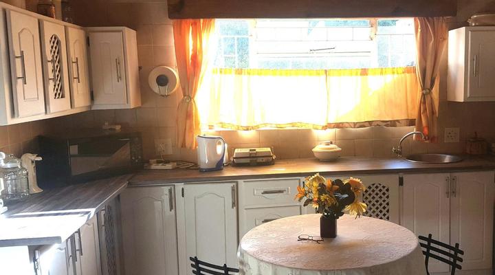 House Cottage and Contractors Manor