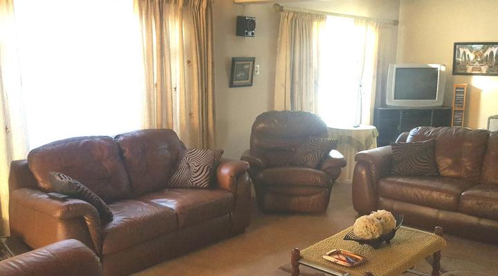 House Cottage and Contractors Manor