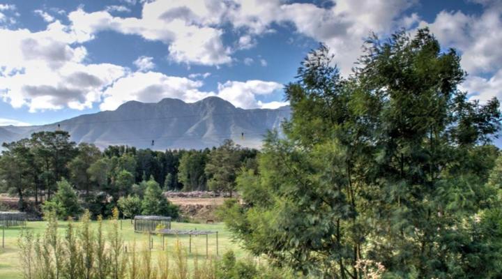 Oewerzicht Tented River Lodge & Farm Cottages